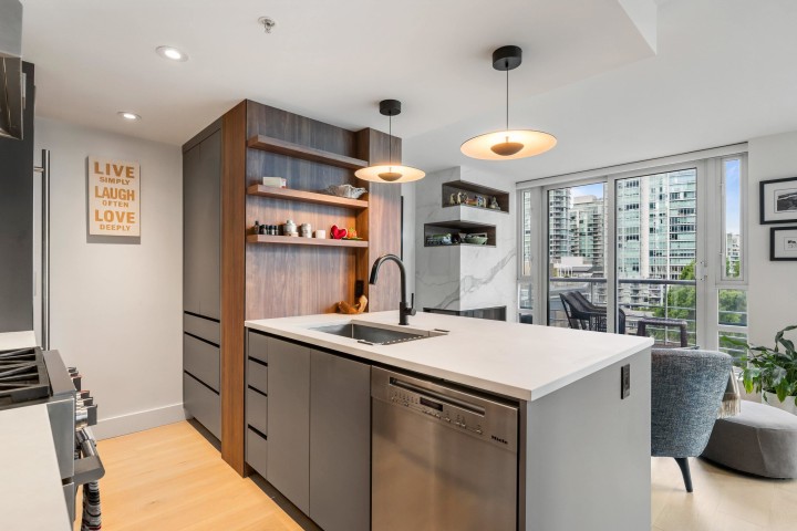 Photo 16 at 807 - 590 Nicola Street, Coal Harbour, Vancouver West