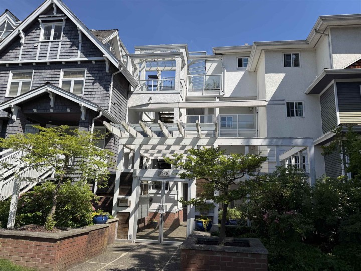Photo 3 at 313 - 2175 W 3rd Avenue, Kitsilano, Vancouver West