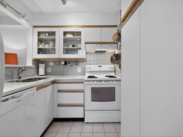 Photo 8 at 313 - 2175 W 3rd Avenue, Kitsilano, Vancouver West