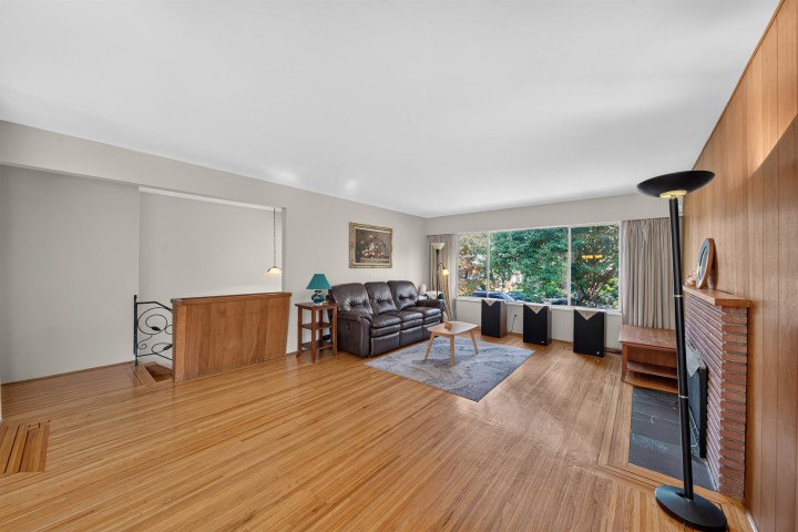 Photo 9 at 6333 Elgin Street, Fraser VE, Vancouver East