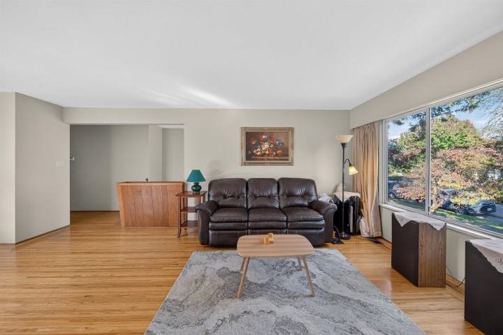 Photo 10 at 6333 Elgin Street, Fraser VE, Vancouver East