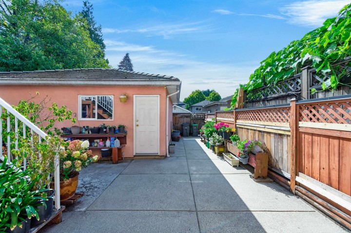 Photo 22 at 650 W 70th Avenue, Marpole, Vancouver West