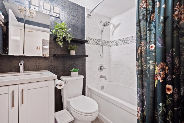 Photo 14 at 206 - 853 E 7 Avenue, Mount Pleasant VE, Vancouver East