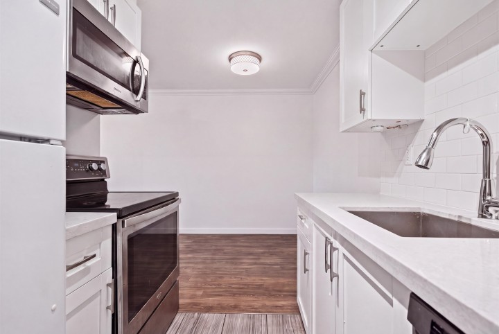 Photo 11 at 206 - 853 E 7 Avenue, Mount Pleasant VE, Vancouver East