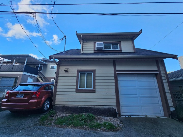 Photo 10 at 5045 Payne Street, Collingwood VE, Vancouver East