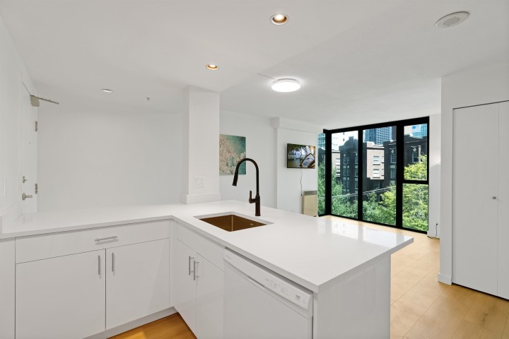 Photo 13 at 501 - 1331 W Georgia Street, Coal Harbour, Vancouver West