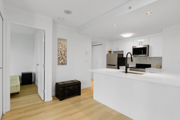 Photo 9 at 501 - 1331 W Georgia Street, Coal Harbour, Vancouver West