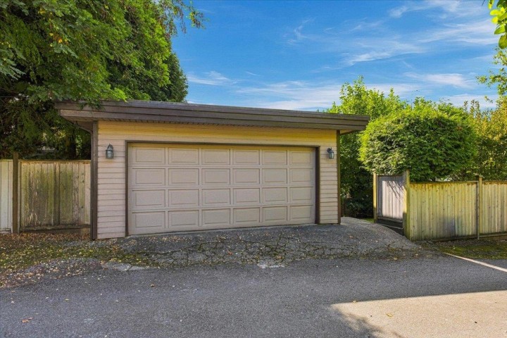 Photo 36 at 1523 Lawson Avenue, Ambleside, West Vancouver