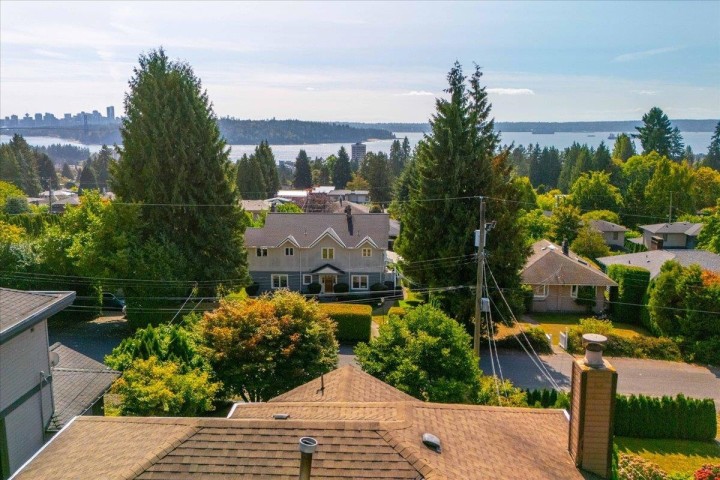 Photo 38 at 1523 Lawson Avenue, Ambleside, West Vancouver
