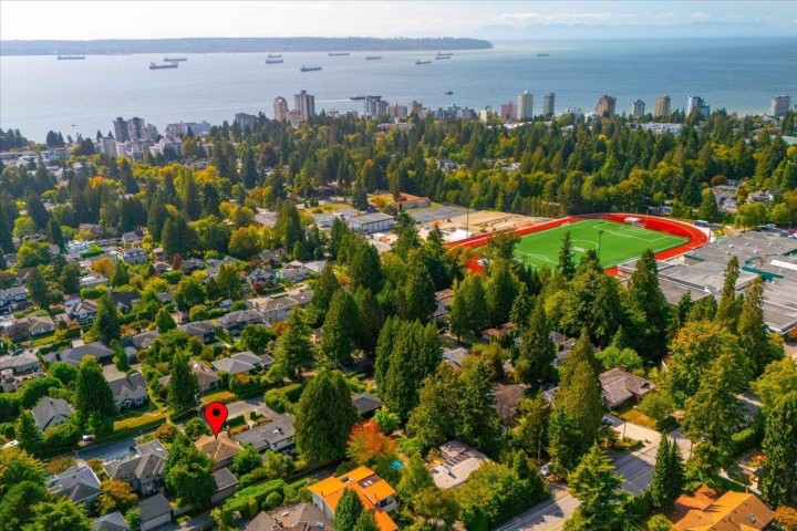 Photo 39 at 1523 Lawson Avenue, Ambleside, West Vancouver