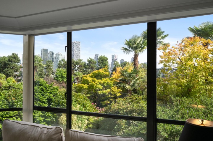 Photo 16 at 205 - 1470 Pennyfarthing Drive, False Creek, Vancouver West