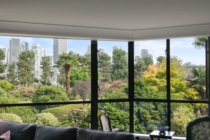 Photo 12 at 205 - 1470 Pennyfarthing Drive, False Creek, Vancouver West