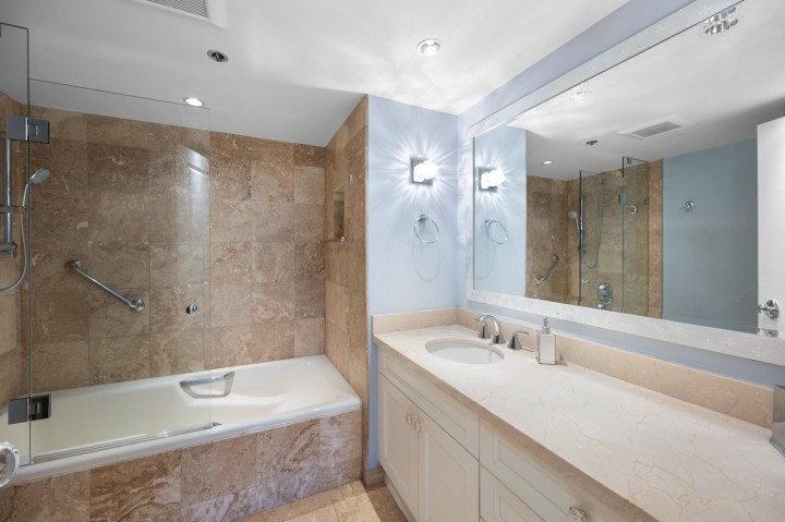Photo 22 at 205 - 1470 Pennyfarthing Drive, False Creek, Vancouver West