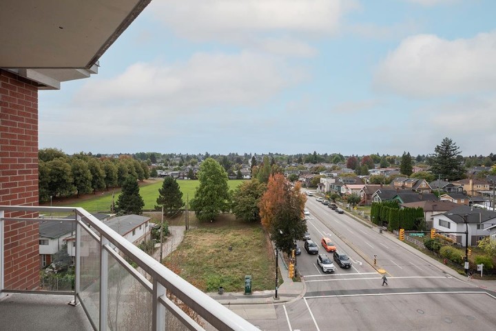 Photo 4 at 623 - 4078 Knight Street, Knight, Vancouver East