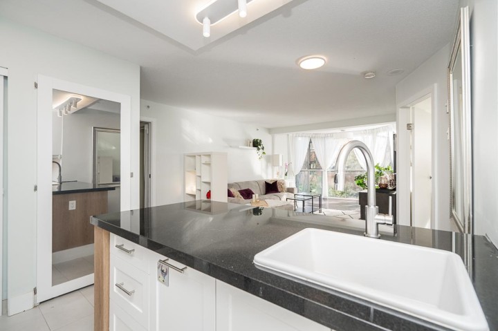 Photo 6 at 403 - 811 Helmcken Street, Downtown VW, Vancouver West