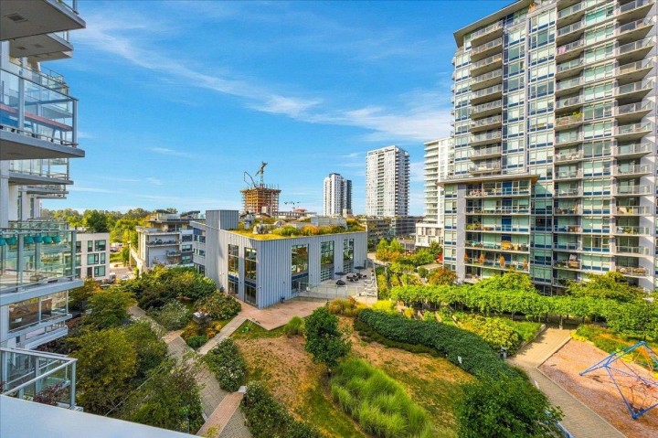 Photo 17 at 706 - 3557 Sawmill Crescent, South Marine, Vancouver East