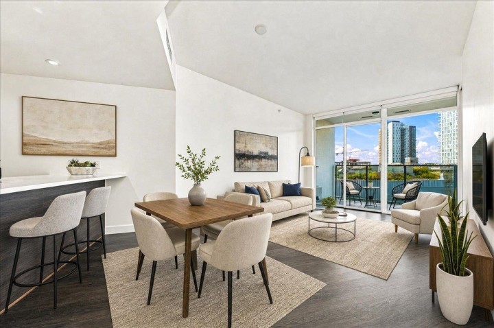 Photo 3 at 706 - 3557 Sawmill Crescent, South Marine, Vancouver East