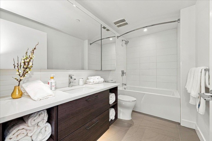 Photo 20 at 706 - 3557 Sawmill Crescent, South Marine, Vancouver East