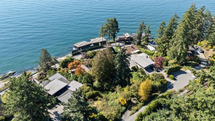 Photo 17 at 3721 Sunset Lane, West Bay, West Vancouver