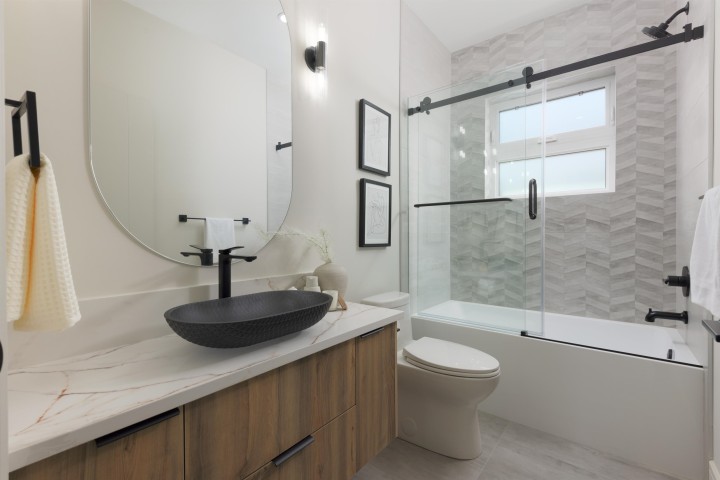 Photo 12 at 2068 E 1st Avenue, Grandview Woodland, Vancouver East