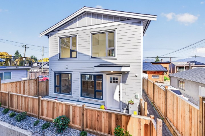 Photo 3 at 3 - 1325 E 37th Avenue, Knight, Vancouver East