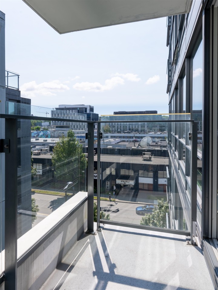 Photo 15 at 706 - 1788 Columbia Street, False Creek, Vancouver West