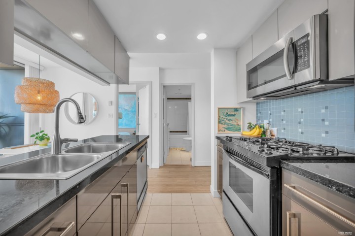 Photo 12 at 3005 - 1408 Strathmore Mews, Yaletown, Vancouver West