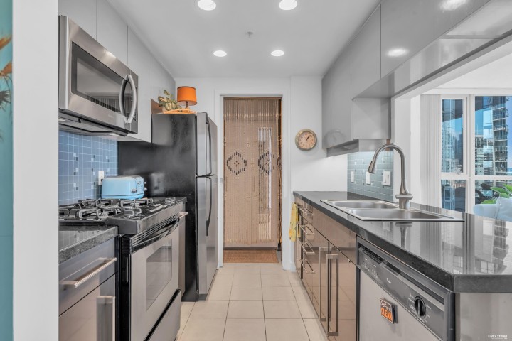 Photo 9 at 3005 - 1408 Strathmore Mews, Yaletown, Vancouver West