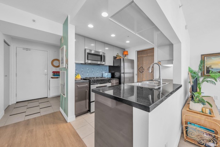 Photo 10 at 3005 - 1408 Strathmore Mews, Yaletown, Vancouver West