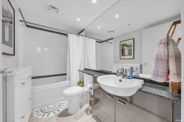 Photo 15 at 3005 - 1408 Strathmore Mews, Yaletown, Vancouver West