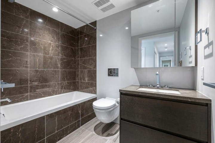 Photo 17 at 205 - 1561 W 57th Avenue, South Granville, Vancouver West