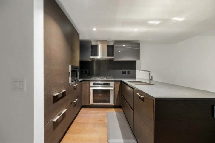 Photo 11 at 205 - 1561 W 57th Avenue, South Granville, Vancouver West