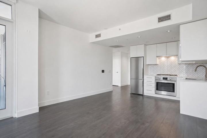 Photo 13 at 507 - 2435 Kingsway, Collingwood VE, Vancouver East