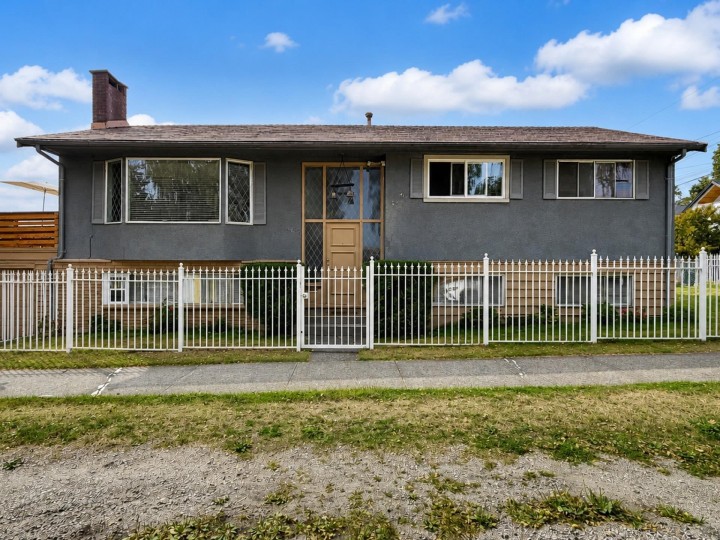 Photo 1 at 6175 Quebec Street, Main, Vancouver East