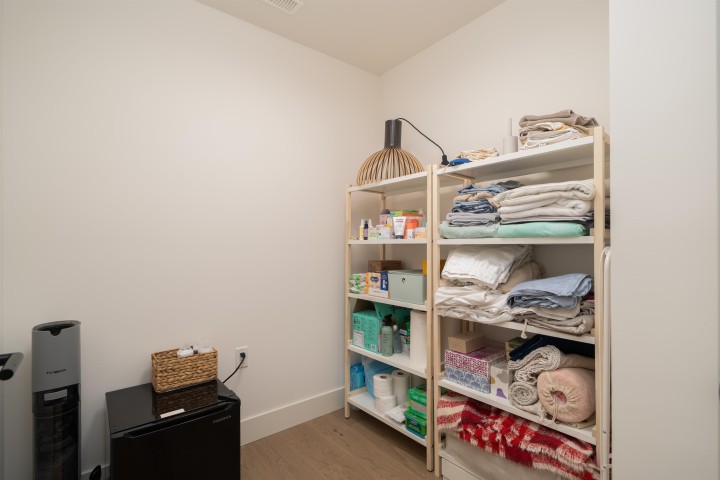 Photo 10 at 809 W 38th Avenue, Cambie, Vancouver West