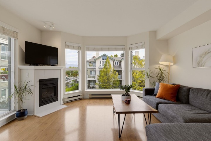 Photo 2 at 303 - 225 E 19th Avenue, Main, Vancouver East