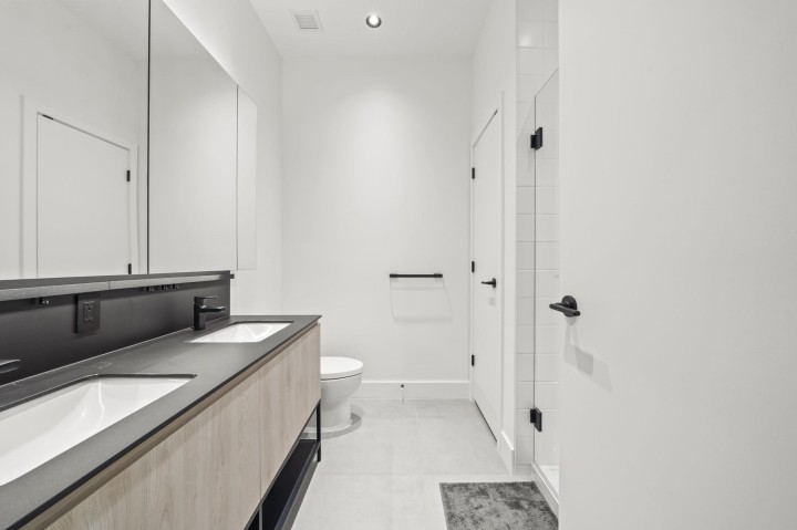 Photo 15 at 3958 Dumfries Street, Knight, Vancouver East