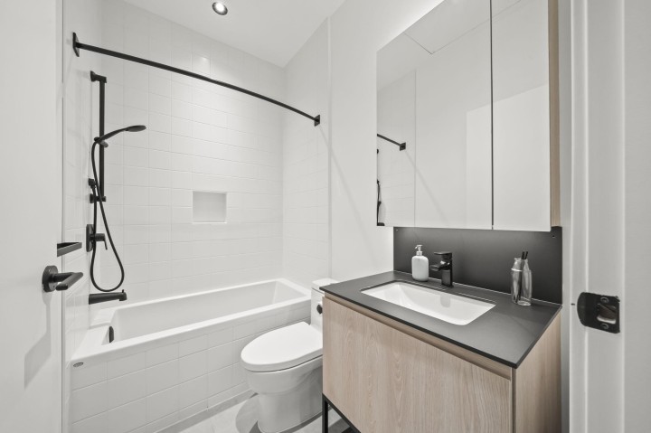 Photo 11 at 3958 Dumfries Street, Knight, Vancouver East