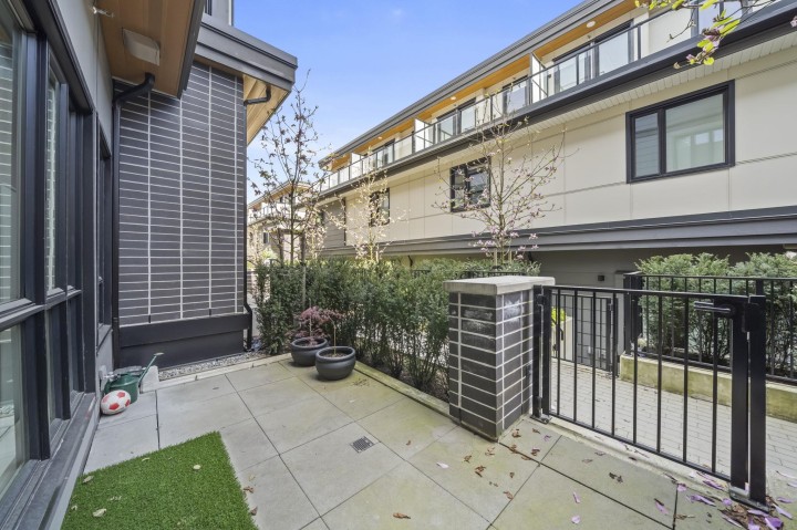 Photo 19 at 3958 Dumfries Street, Knight, Vancouver East