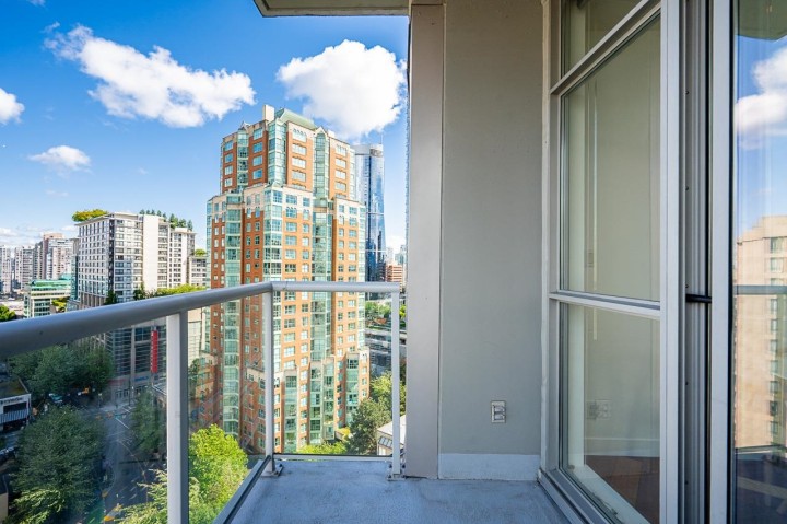 Photo 25 at 1505 - 1050 Smithe Street, West End VW, Vancouver West