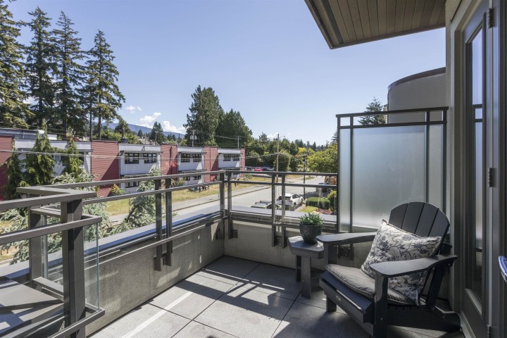 Photo 12 at 300 - 2432 Haywood Avenue, Dundarave, West Vancouver