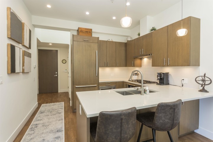 Photo 7 at 300 - 2432 Haywood Avenue, Dundarave, West Vancouver