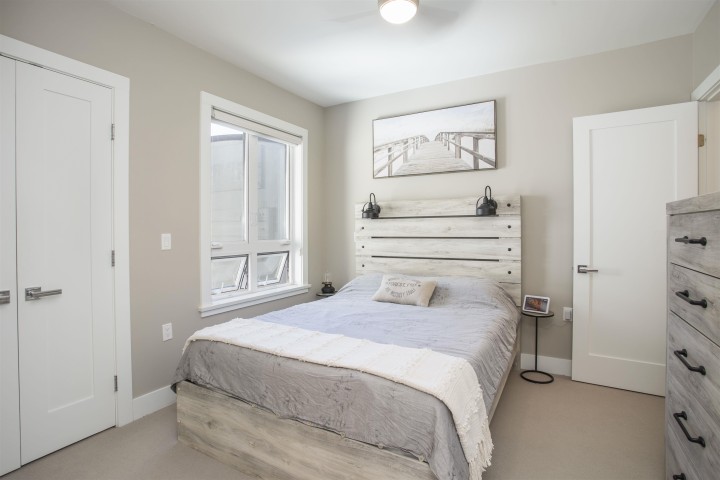 Photo 14 at 300 - 2432 Haywood Avenue, Dundarave, West Vancouver