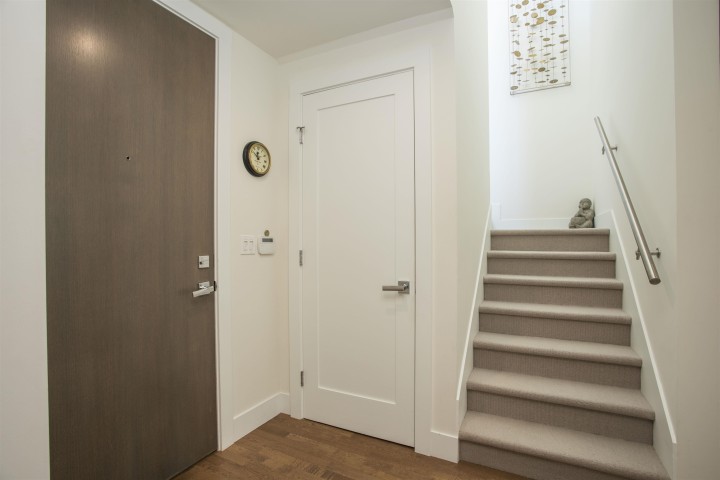 Photo 18 at 300 - 2432 Haywood Avenue, Dundarave, West Vancouver