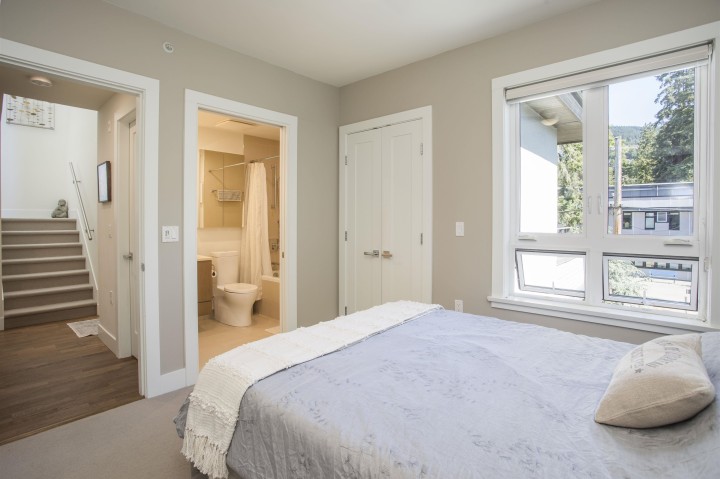 Photo 15 at 300 - 2432 Haywood Avenue, Dundarave, West Vancouver