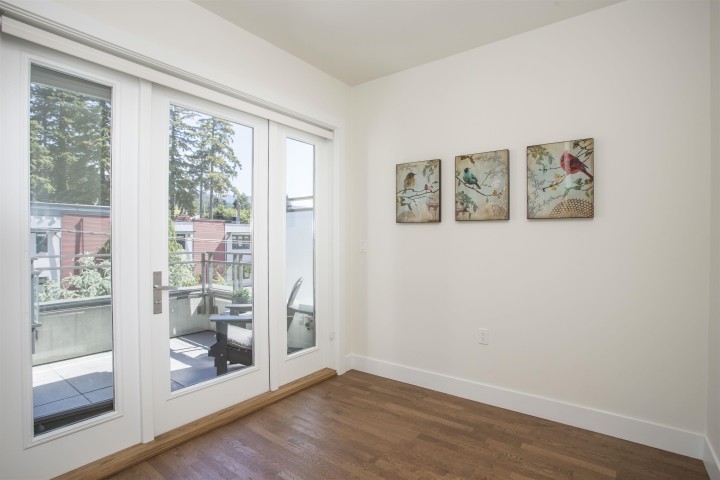 Photo 11 at 300 - 2432 Haywood Avenue, Dundarave, West Vancouver