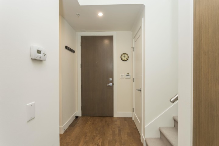 Photo 19 at 300 - 2432 Haywood Avenue, Dundarave, West Vancouver