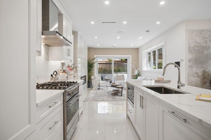 Photo 4 at 2523 W 8th Avenue, Kitsilano, Vancouver West