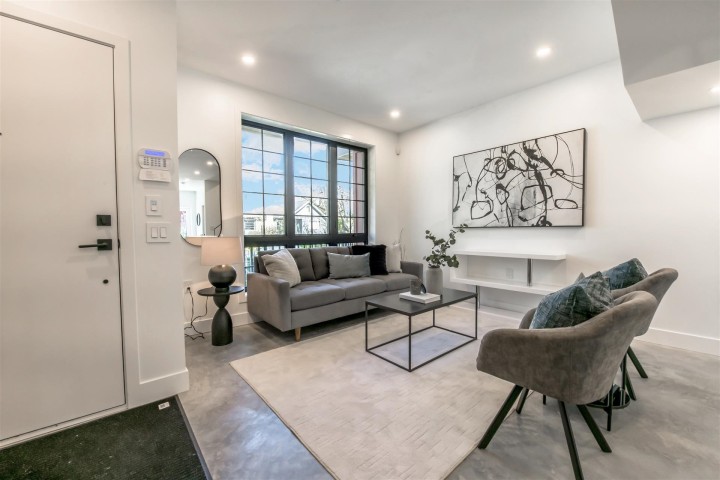 Photo 3 at 2 - 1166 E 26th Avenue, Knight, Vancouver East