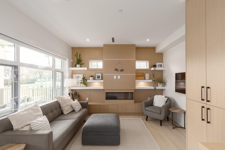 Photo 4 at 1727 E 22nd Avenue, Victoria VE, Vancouver East